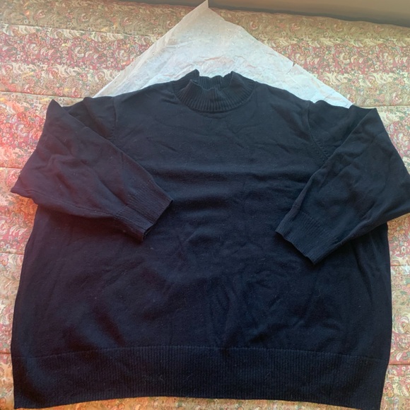 Old Navy Sweaters - Old Navy Black Knit Pullover